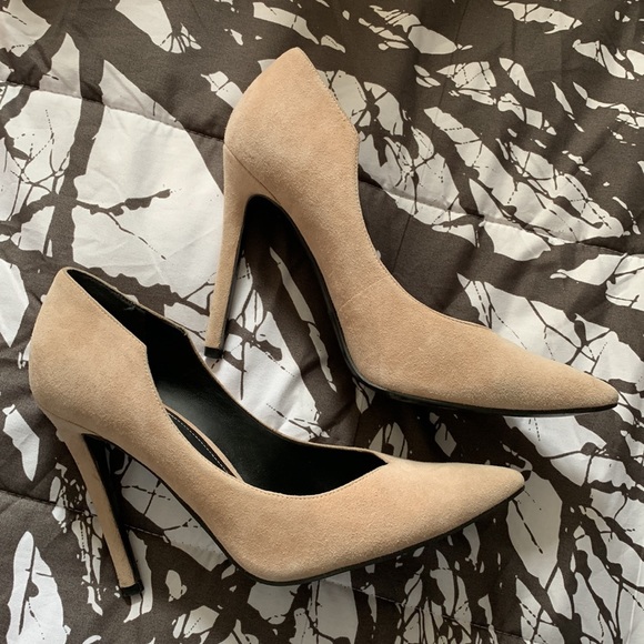 Kendall & Kylie Nude Suede heels - Picture 6 of 6